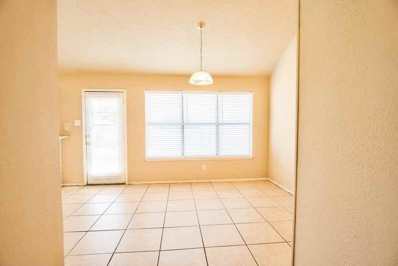1410 Flameleaf Dr - Photo 7 of 28