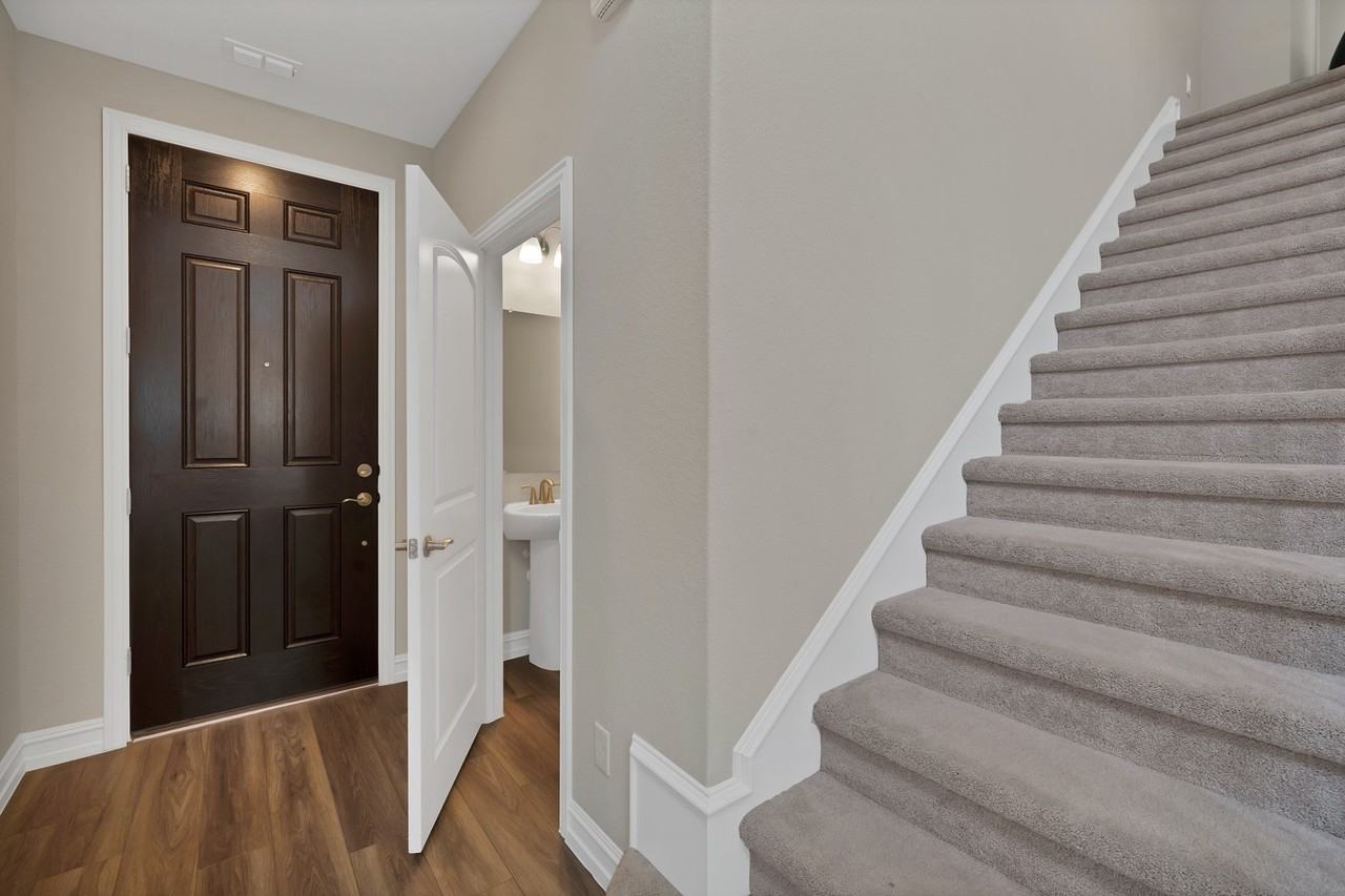 758 Creekwater Ln - Photo 4 of 26