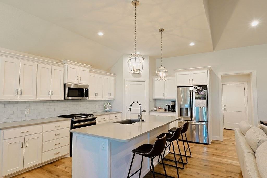 5733 Legacy Dr - Photo 5 of 24