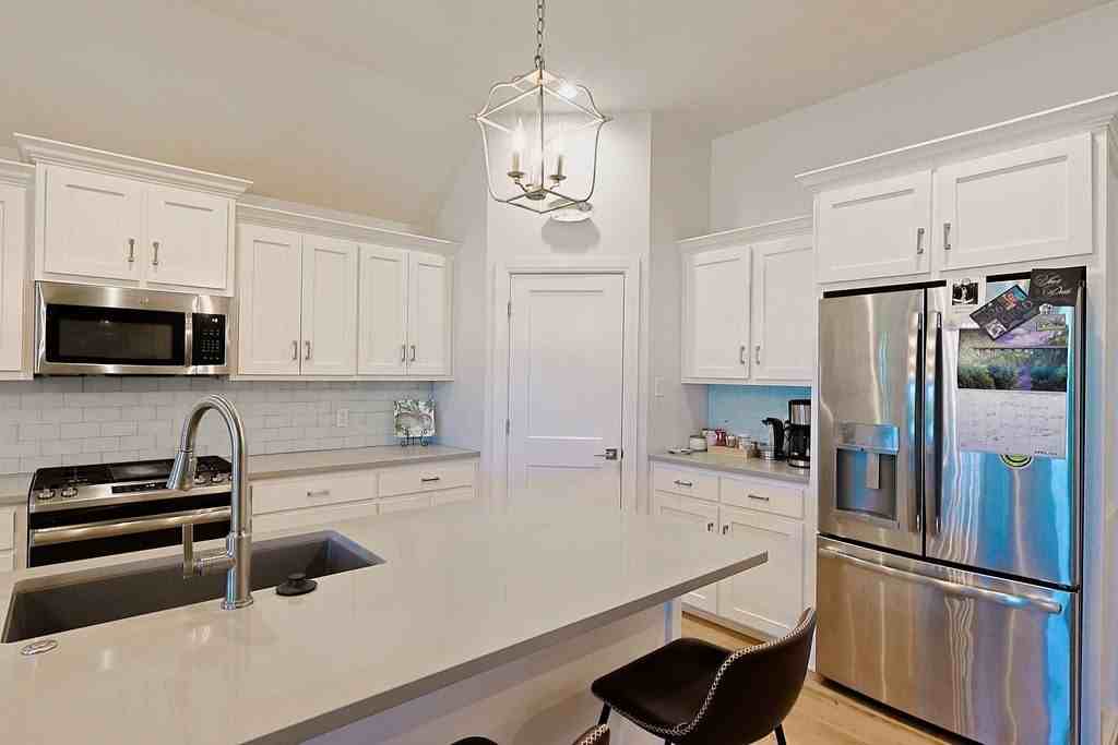 5733 Legacy Dr - Photo 6 of 24
