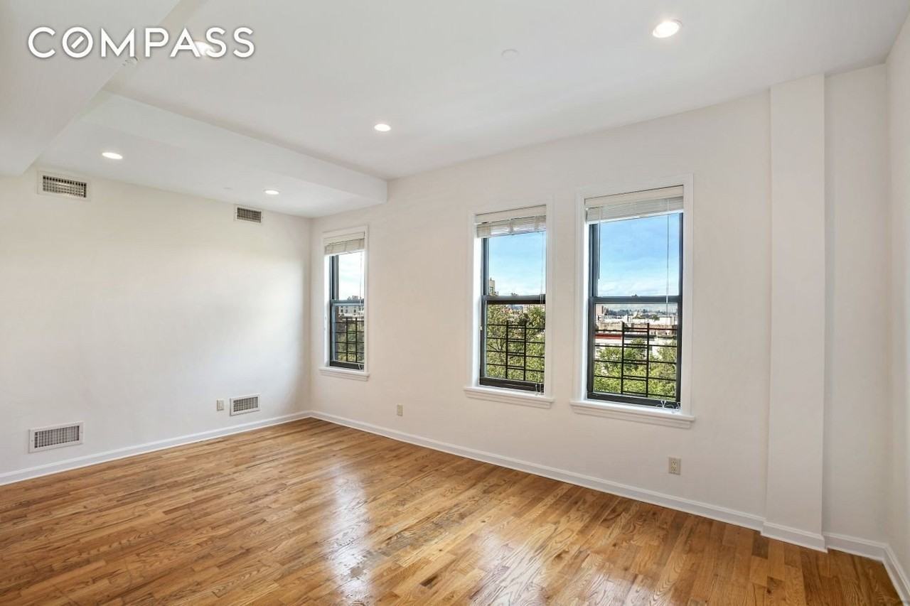 362 Eastern Pkwy #4C - Photo 5 of 7