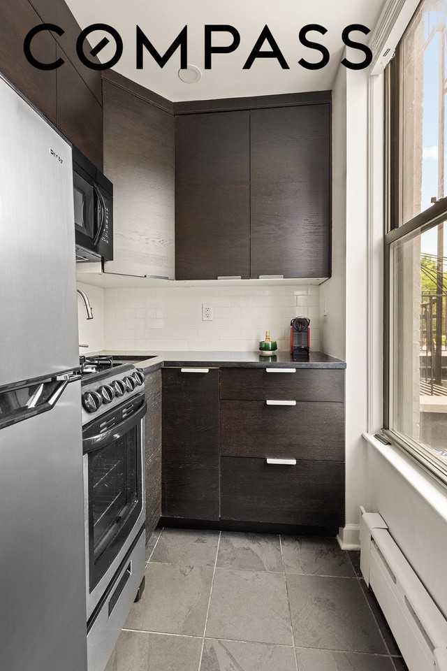 277 Carroll St #1 - Photo 3 of 6