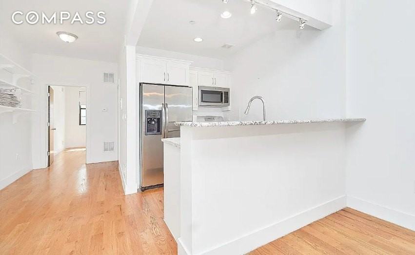 305 Albany Ave #1 - Photo 4 of 11