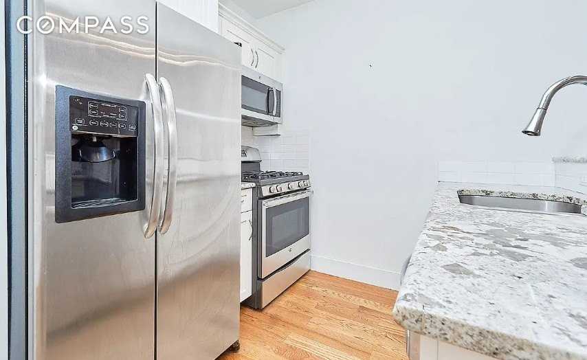 305 Albany Ave #1 - Photo 5 of 11