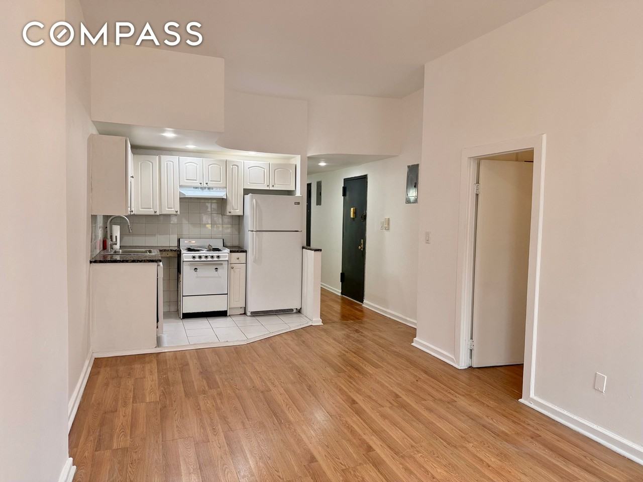 1999 3rd Ave #2B - Photo 4 of 18