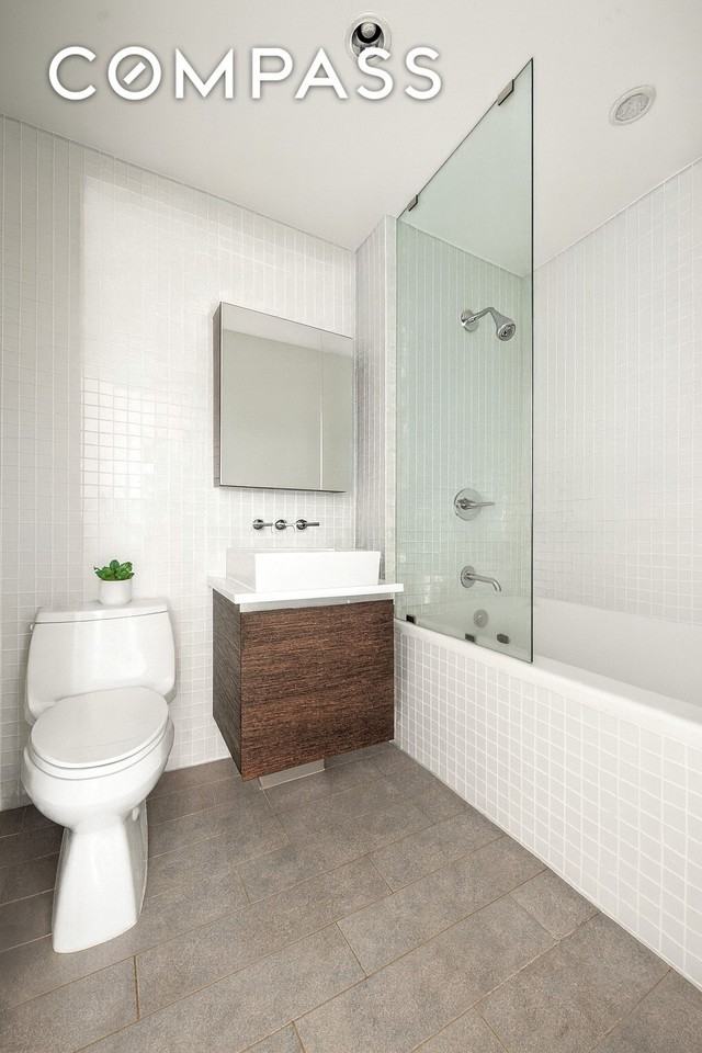 427 E 12th St #2B - Photo 5 of 8