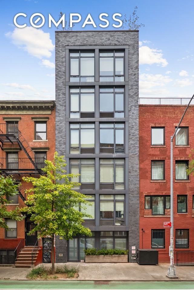 427 E 12th St #2B - Photo 7 of 8