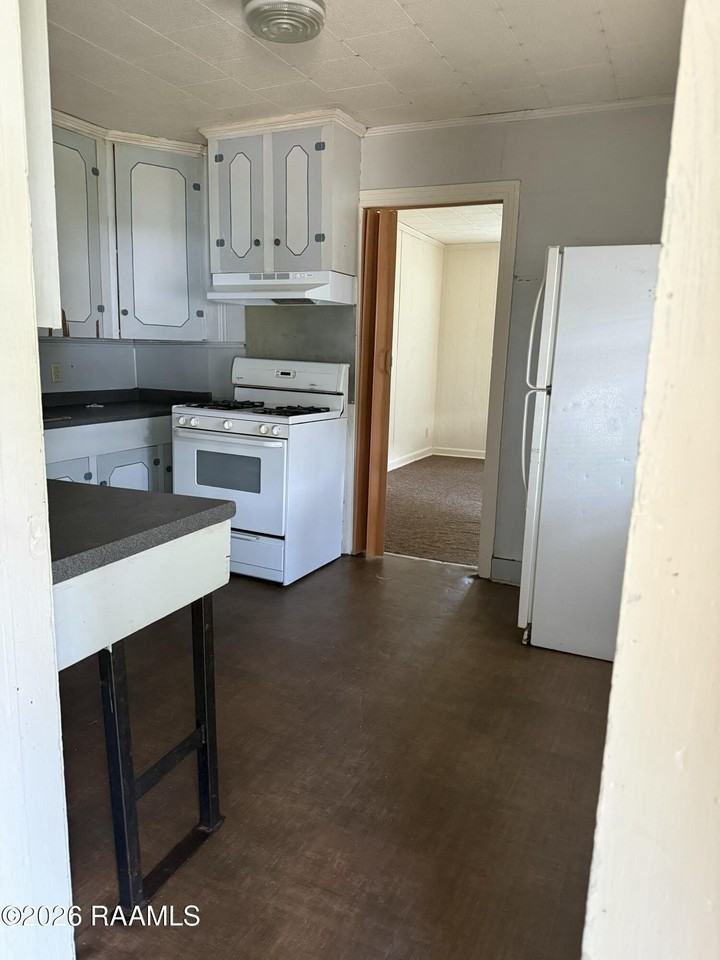 135 Woodrow St - Photo 3 of 7