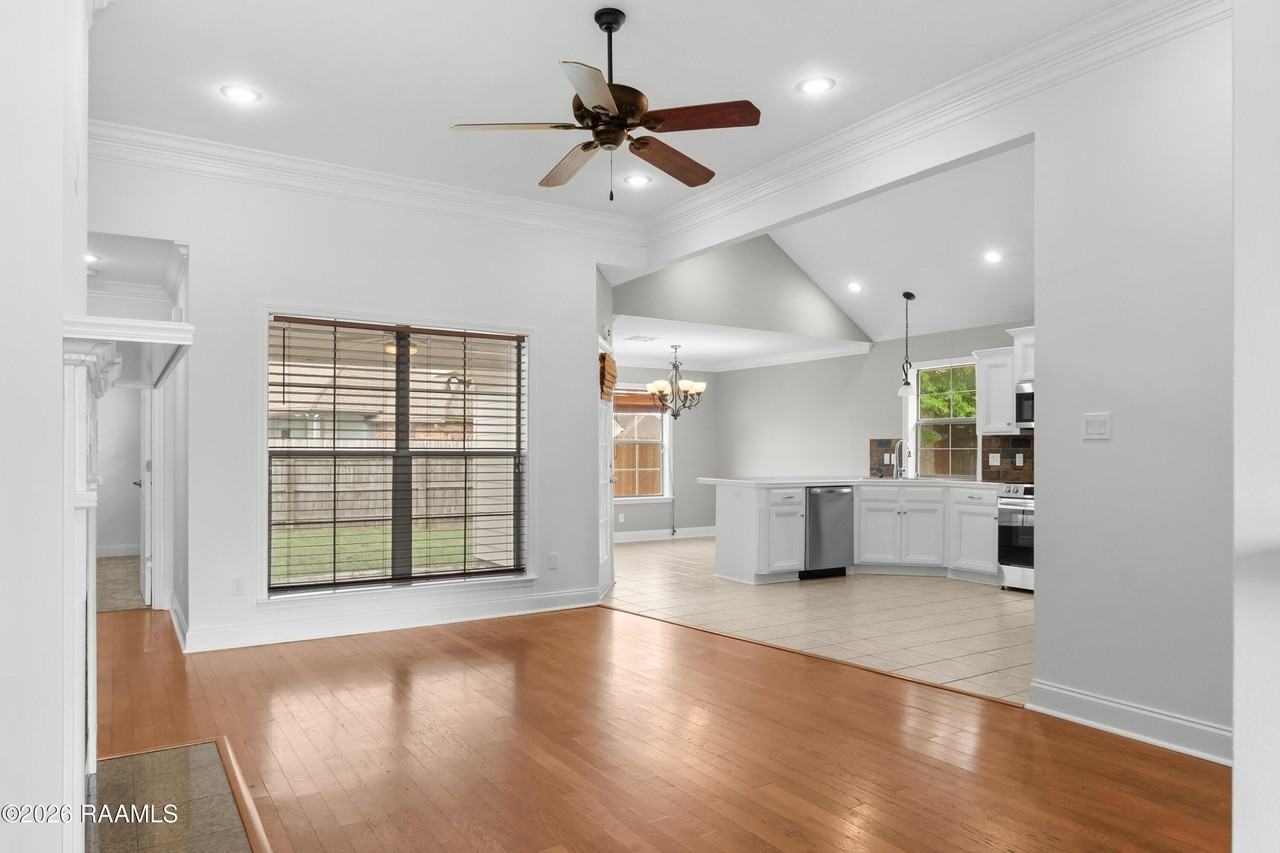 106 Country Mile Dr - Photo 3 of 26