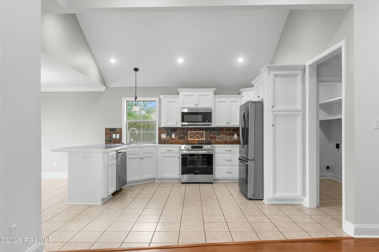 106 Country Mile Dr - Photo 4 of 26