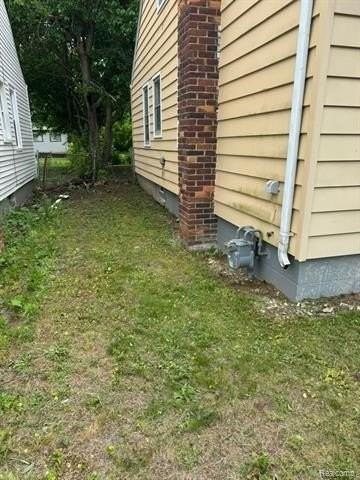 19260 Bloom St - Photo 6 of 9