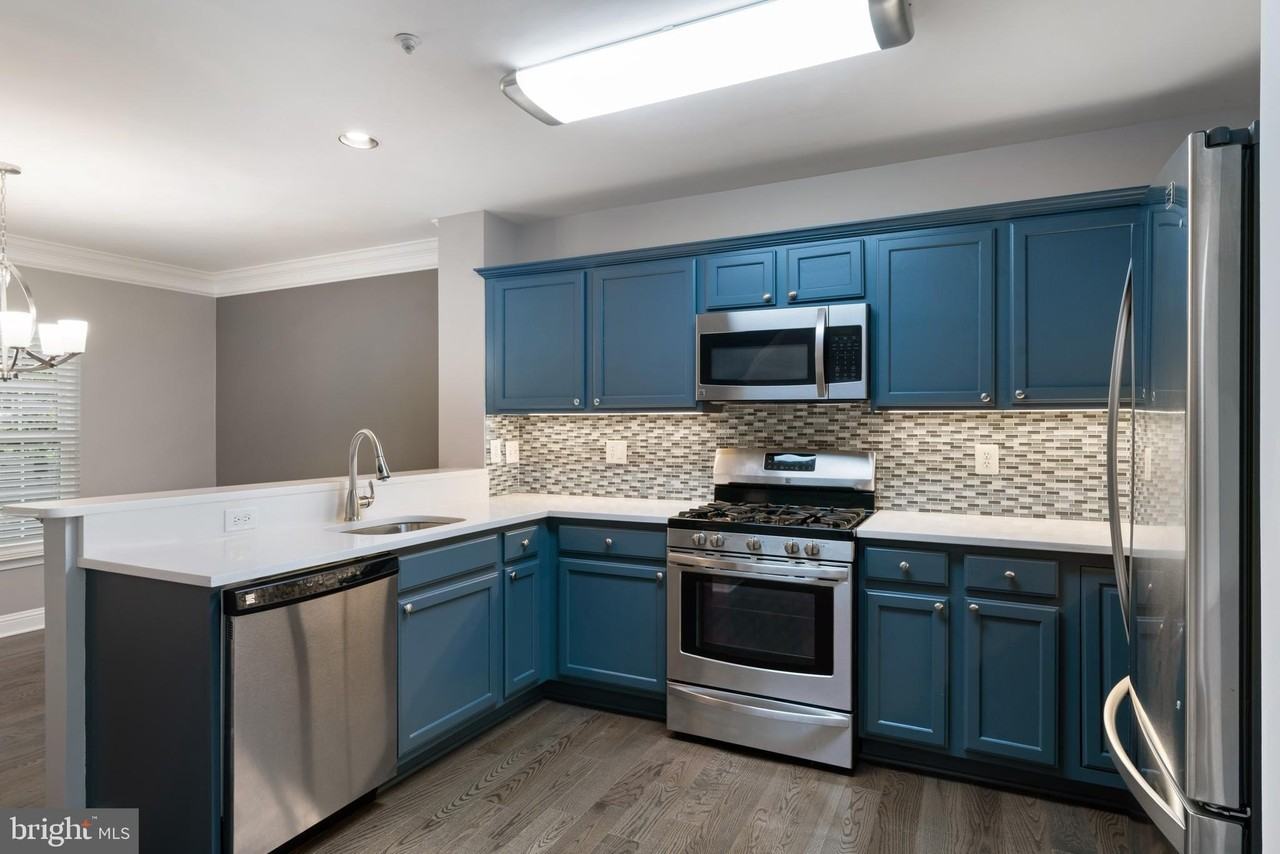 18613 Village Fountain Dr - Photo 4 of 18