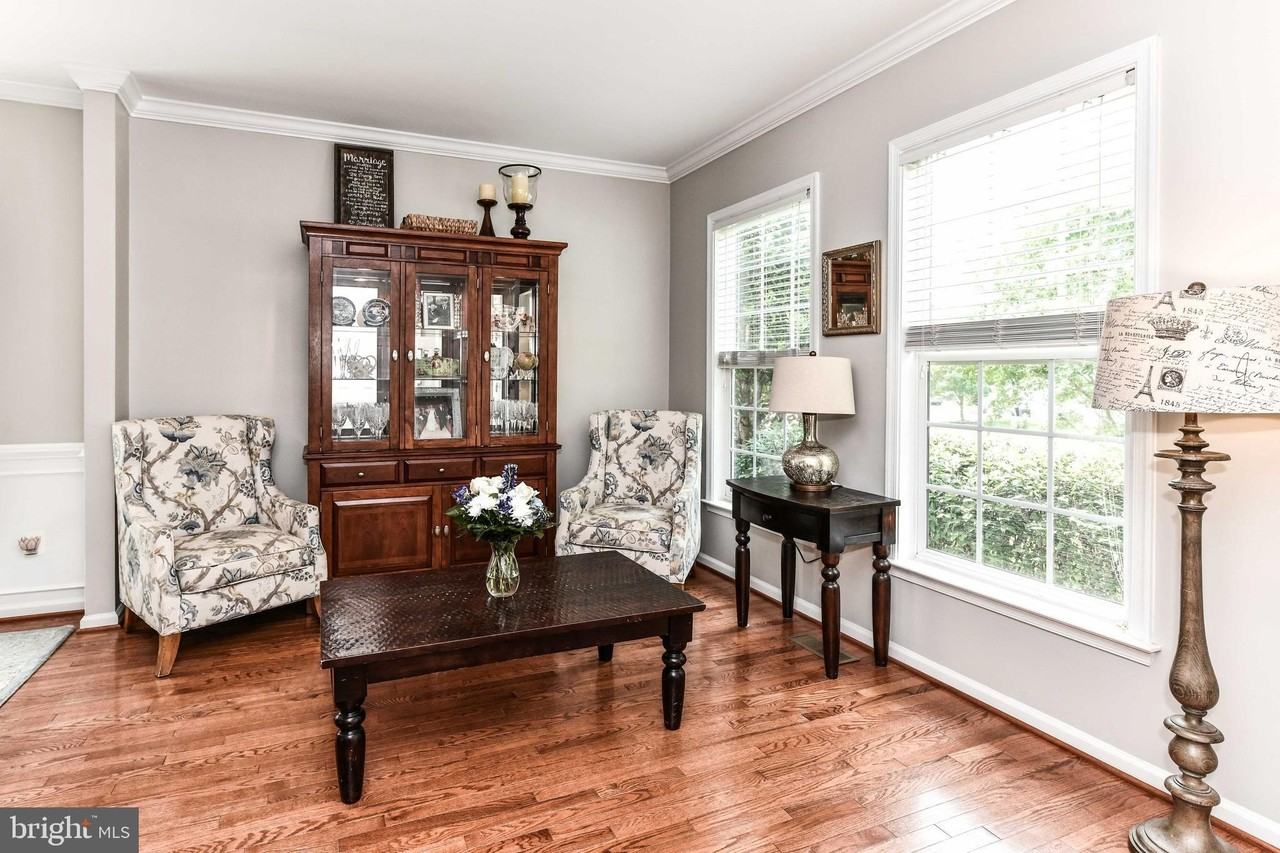 14104 Flicker Ct - Photo 4 of 50