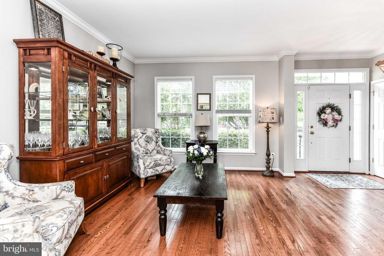 14104 Flicker Ct - Photo 5 of 50