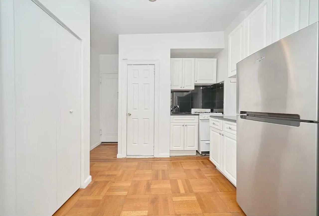 223 E 58th St #3B - Photo 5 of 8