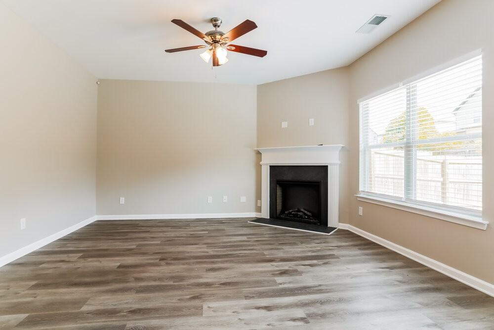987 Grenier Ter - Photo 5 of 17
