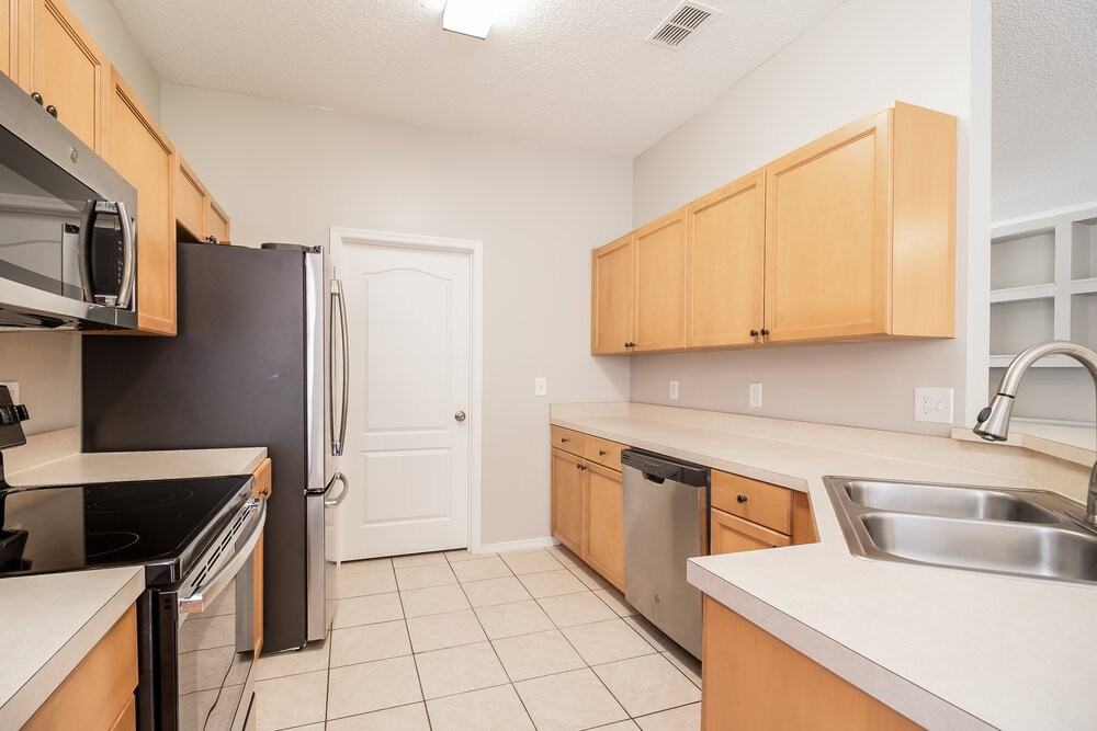 1136 Cherry Valley Way - Photo 7 of 16