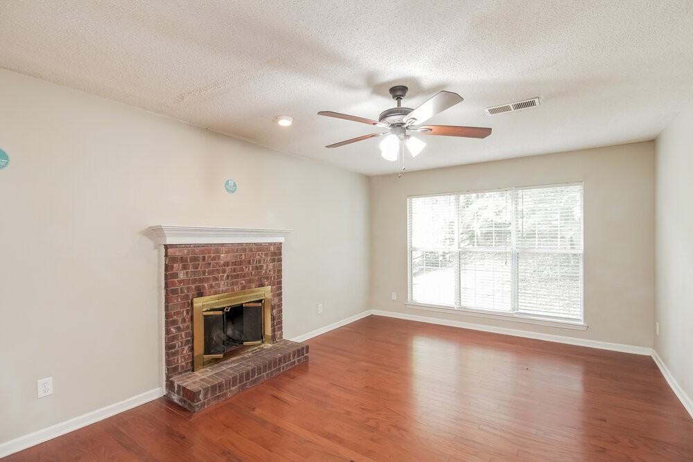 8433 Woodford Bridge Dr - Photo 6 of 17