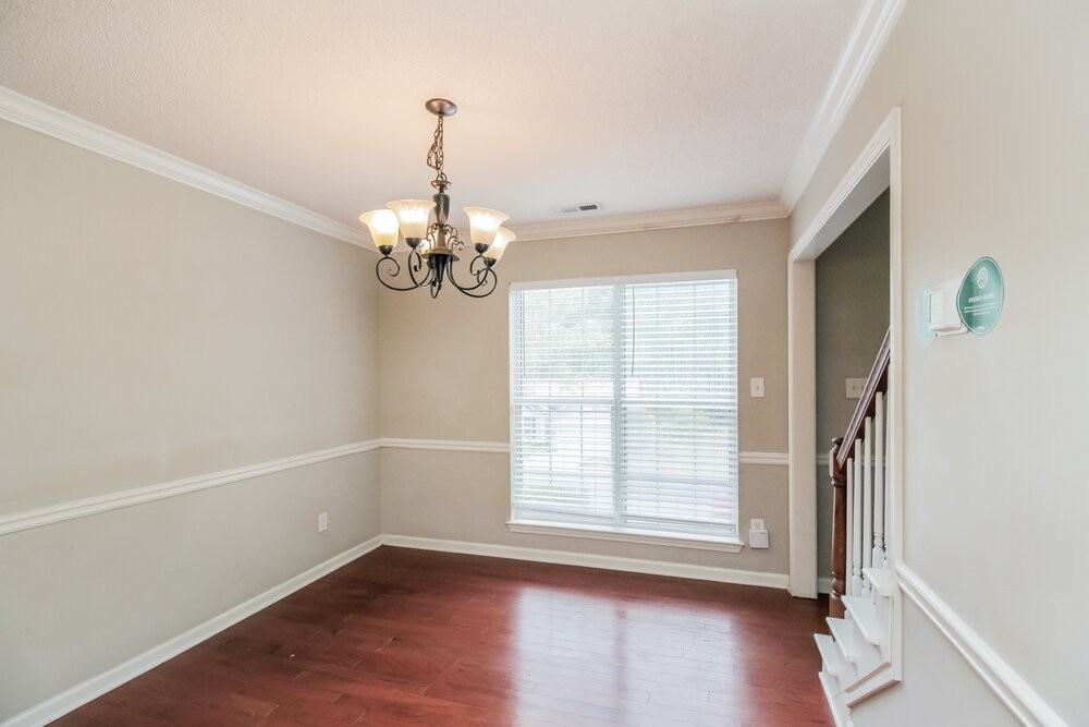 8433 Woodford Bridge Dr - Photo 7 of 17