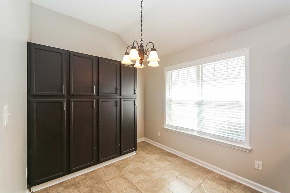 7333 Green Ash Dr - Photo 6 of 16