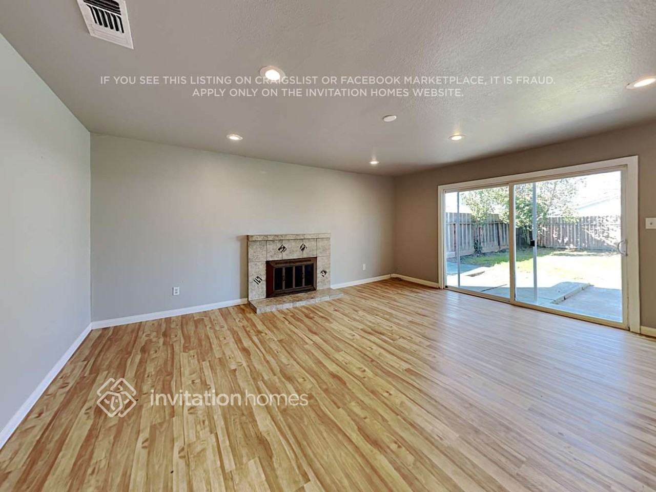 1104 Charles St - Photo 3 of 15
