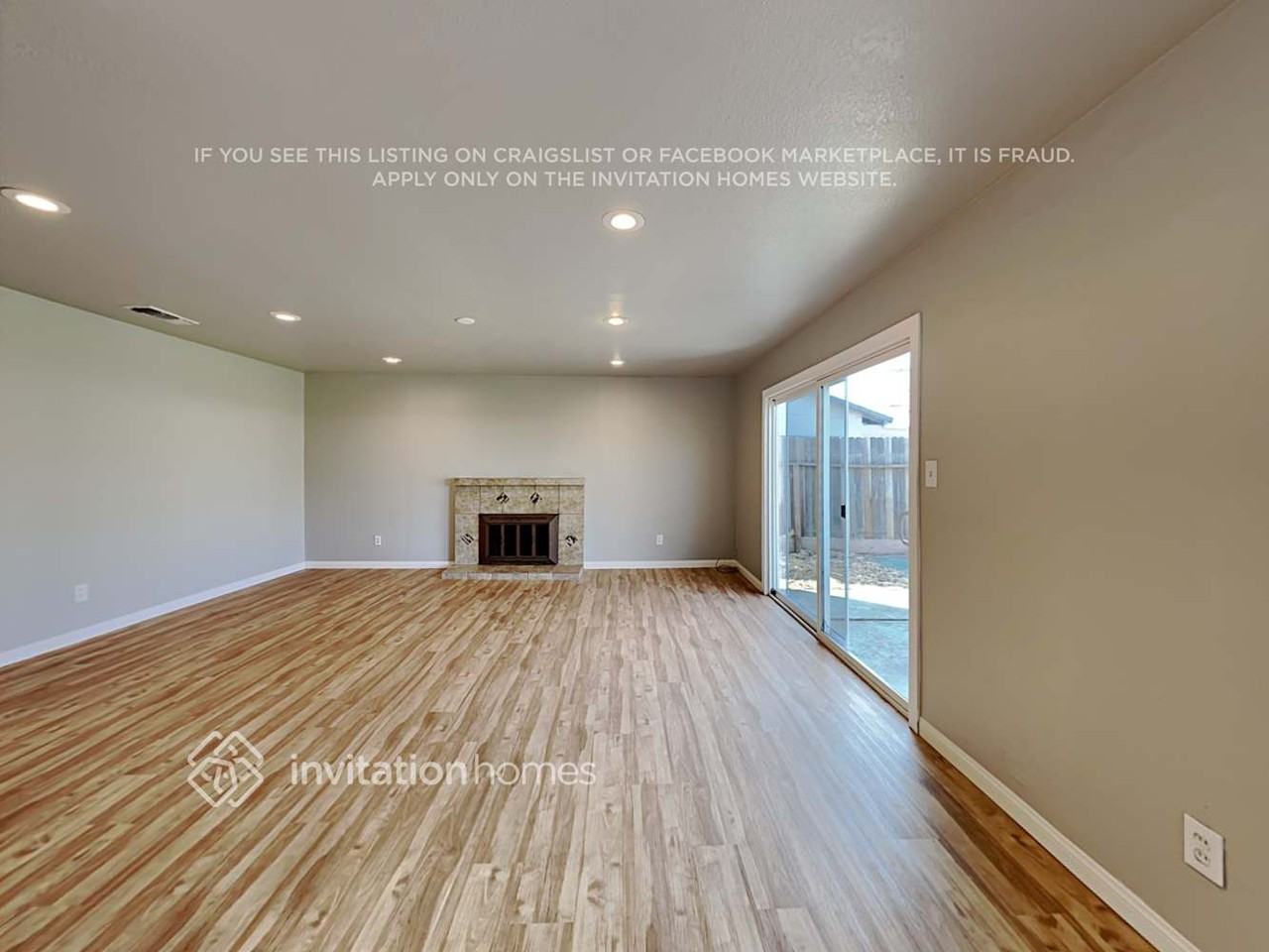 1104 Charles St - Photo 4 of 15