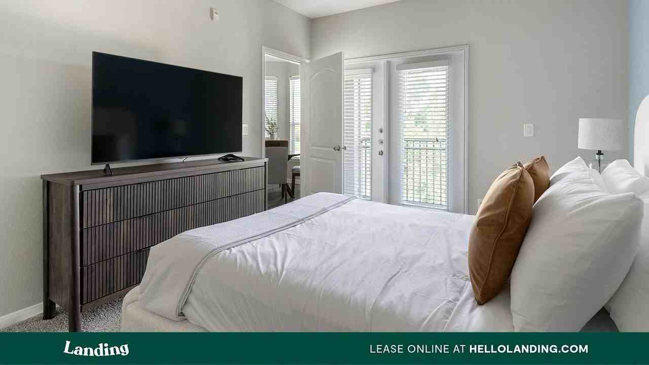 501 N. Sarah Deel Drive - Photo 4 of 50