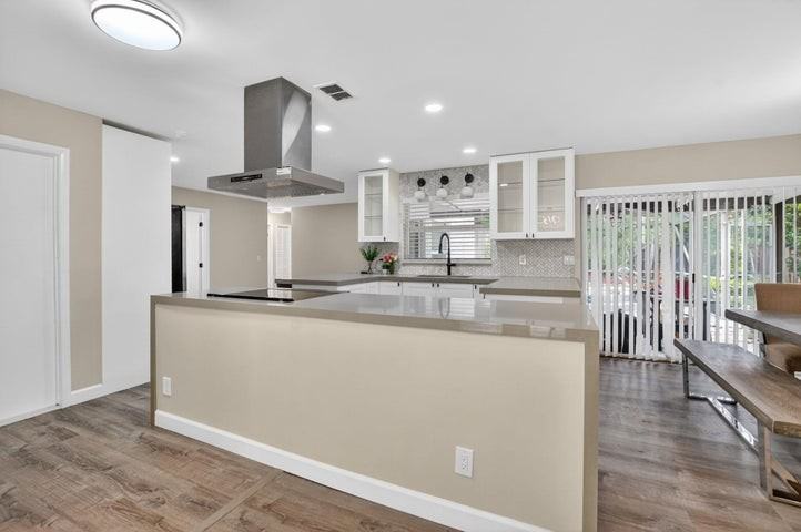 3068 Northwest 25th Way - Photo 2 of 8