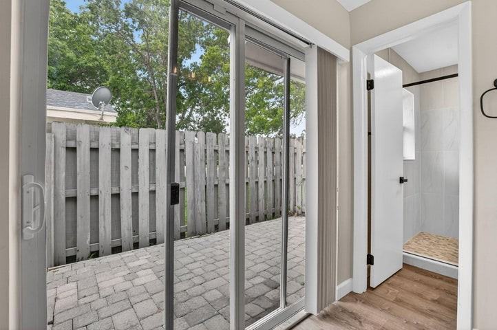 3068 Northwest 25th Way - Photo 7 of 8
