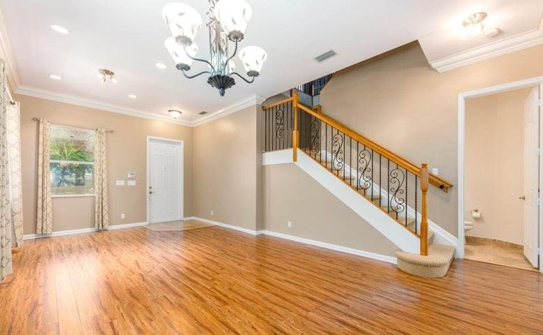 1088 Grove Park Circle - Photo 5 of 8
