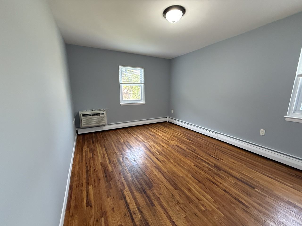 Olinville Ave - Photo 3 of 13