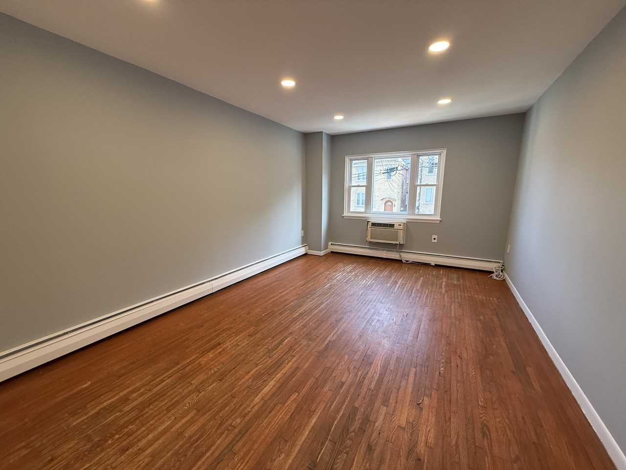 Olinville Ave - Photo 7 of 13