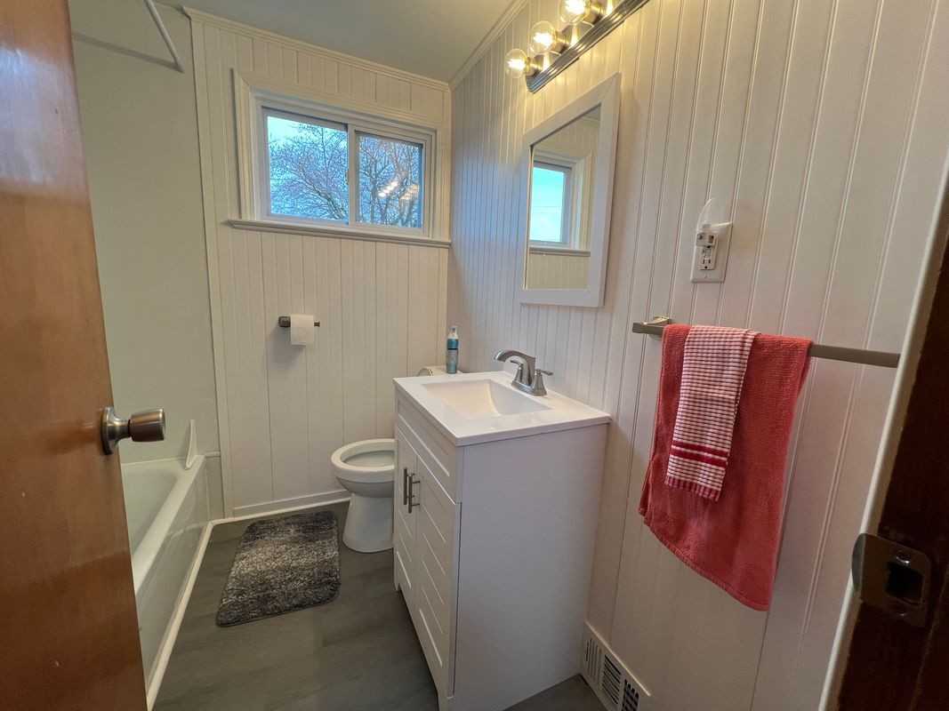 512 Cayuga Rd - Photo 6 of 25