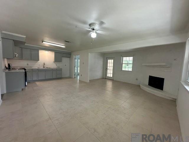 7030 Hooper Rd - Photo 4 of 17
