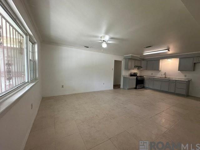 7030 Hooper Rd - Photo 5 of 17