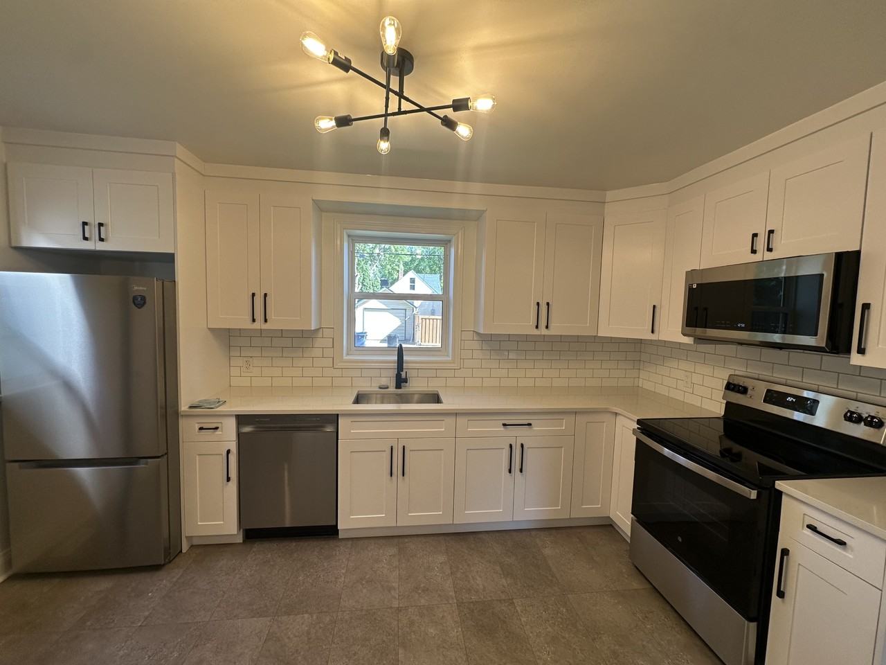 796 Dudley Ave - Photo 3 of 15