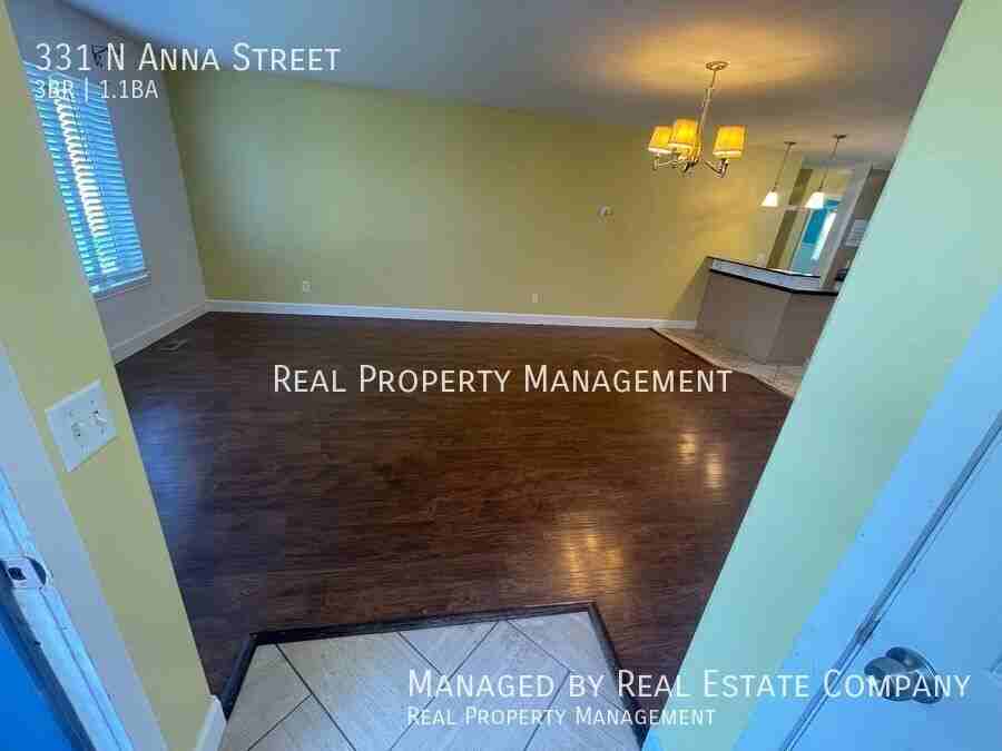 331 Anna St N - Photo 3 of 17