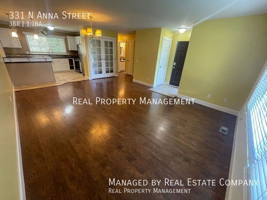 331 Anna St N - Photo 4 of 17