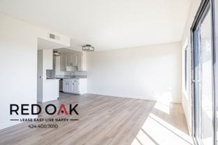11823 Victory Blvd #214 - Photo 1 of 1