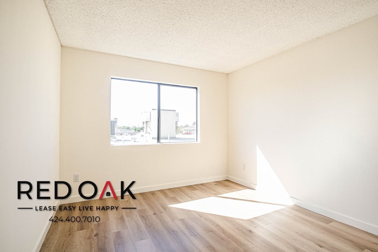 11823 Victory Blvd #214 - Photo 6 of 34