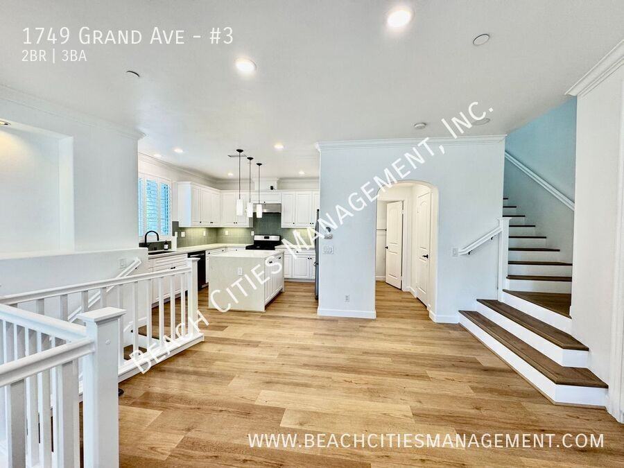 1749 Grand Ave #3