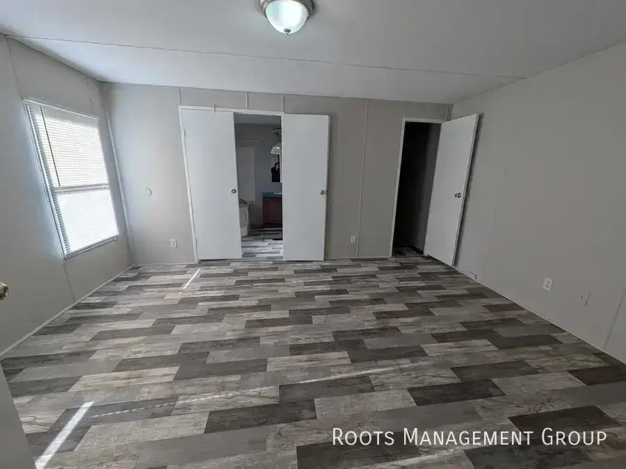 700 E 6th St #104 - Photo 5 of 12