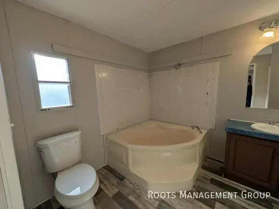 700 E 6th St #104 - Photo 7 of 12