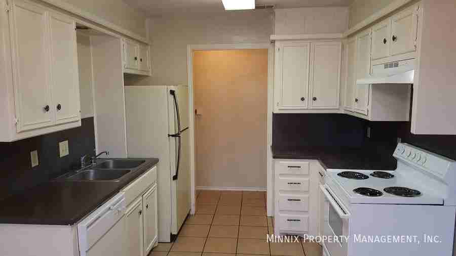 9608 Elmwood Ave #B - Photo 7 of 18