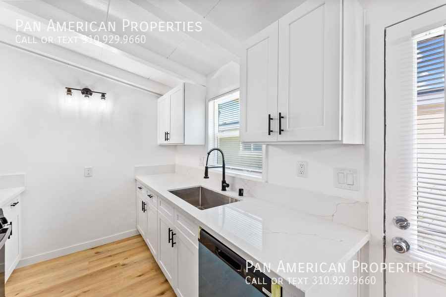 143 W Mayfair Ave - Photo 2 of 18