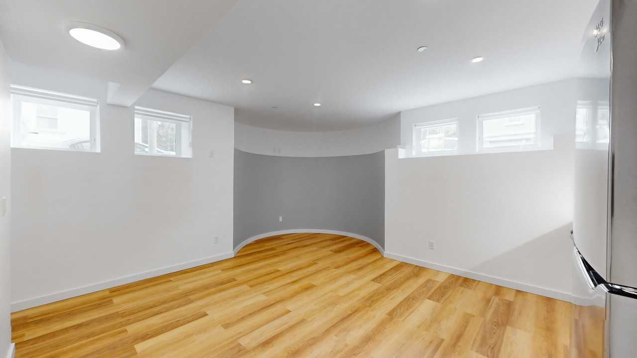 3097 Washington St #27 - Photo 6 of 13