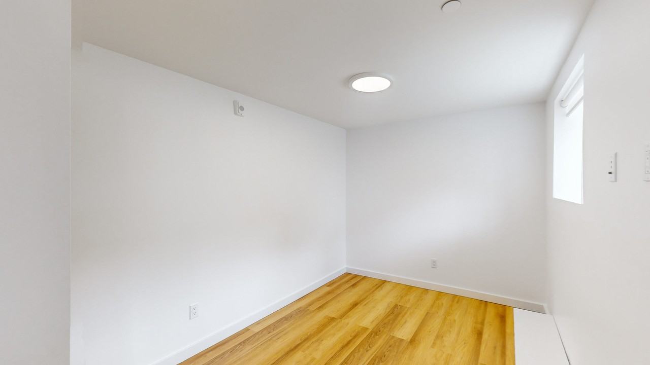3097 Washington St #27 - Photo 7 of 13