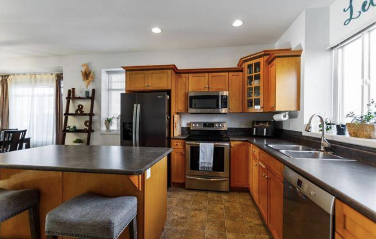 23605 Dewdney Trunk Road - Photo 3 of 24