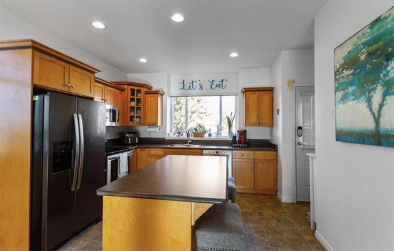 23605 Dewdney Trunk Road - Photo 2 of 24
