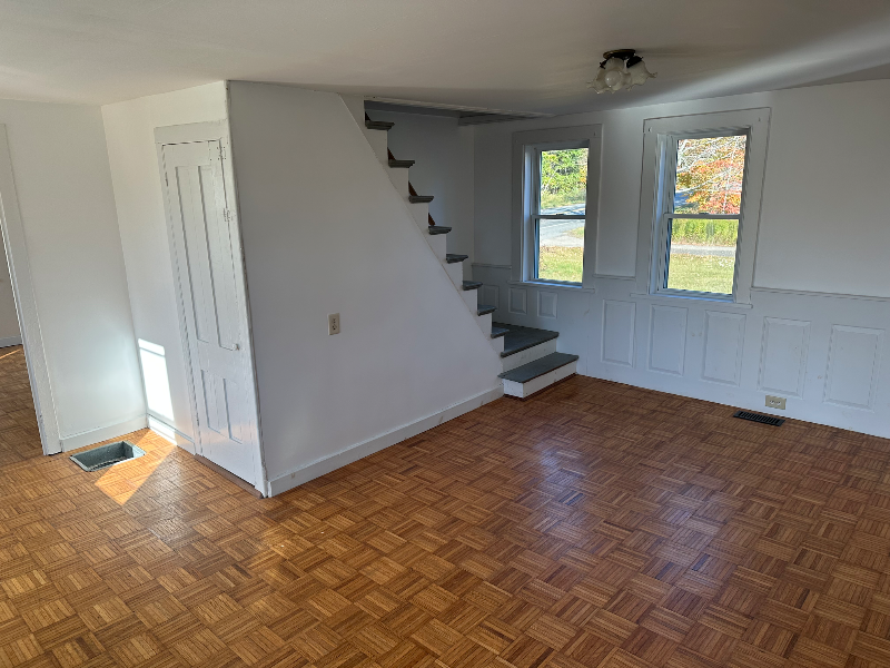 367 Gardiner Rd - Photo 6 of 8